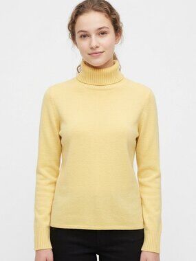 Geneva Pale Yellow Cashmere Turtleneck Sweater Women’s Size S